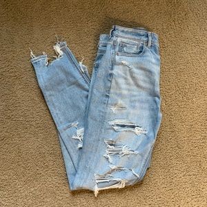 NWOT American Eagle Mom jean size 4 long
